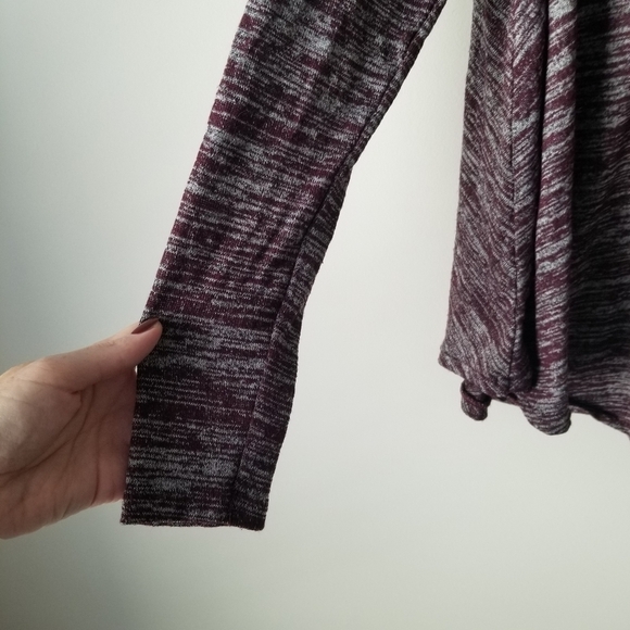 Aerie V Neck Long Sleeve Marled Maroon Flowy Top Size M - Picture 10 of 10
